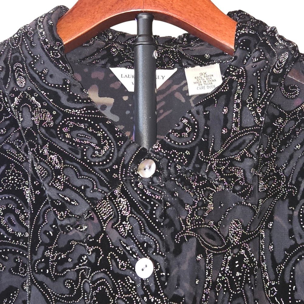 Laura Ashley Woman 3X Blouse Black Paisley Burnout Velvet Silk Blend Button Down - Picture 2 of 9